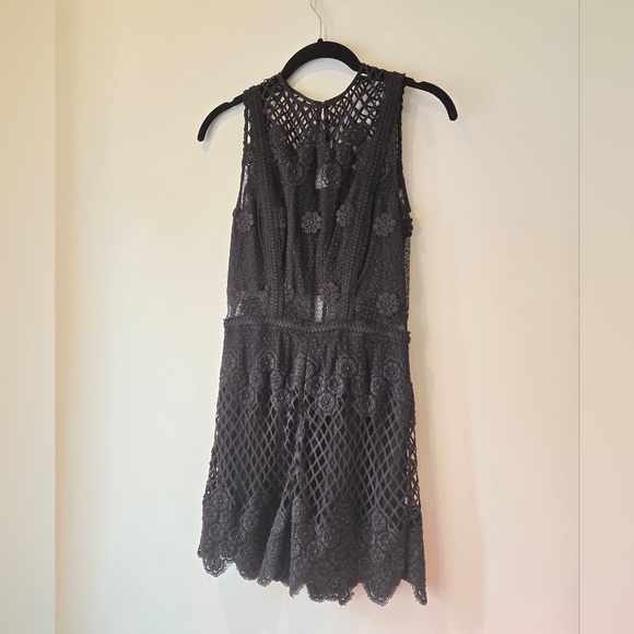 Alexis Floral Mesh Short Romper Size XS - Picture 2 of 9